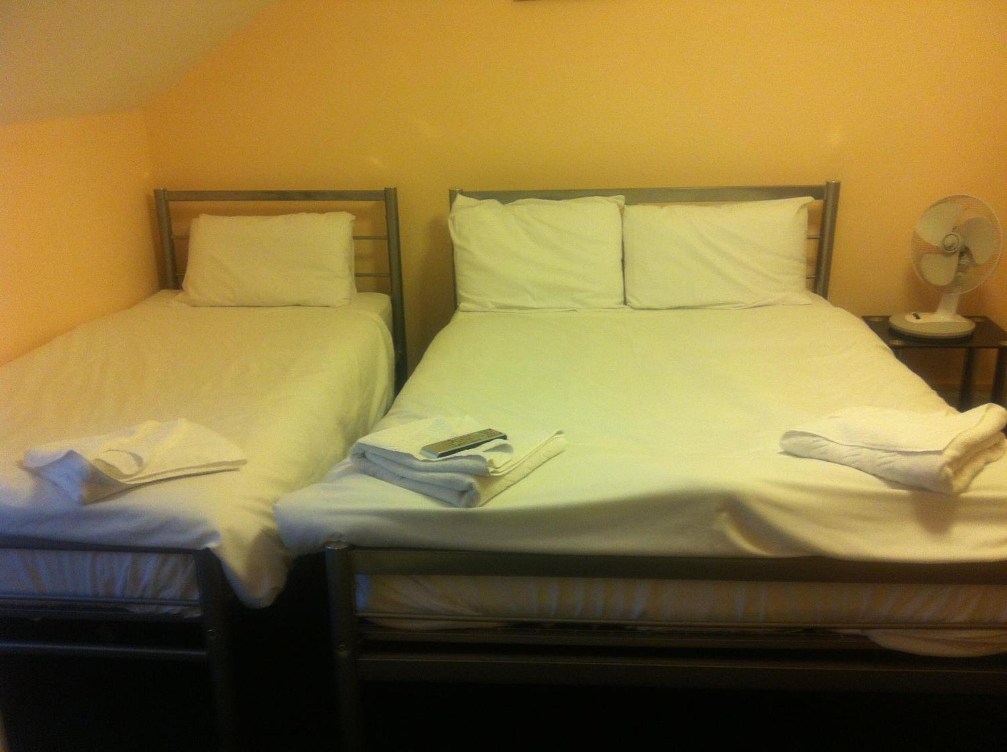 London Olympus Hotel Екстер'єр фото